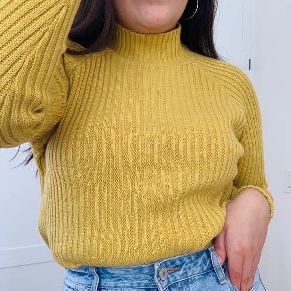 Forever 21 Yellow Turtle Neck Crop Top Size Medium - Picture 1 of 7